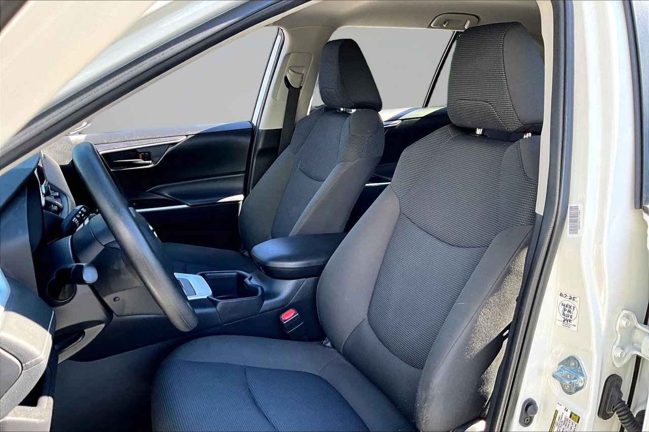 Used 2025 Toyota RAV4 LE FWD image 20