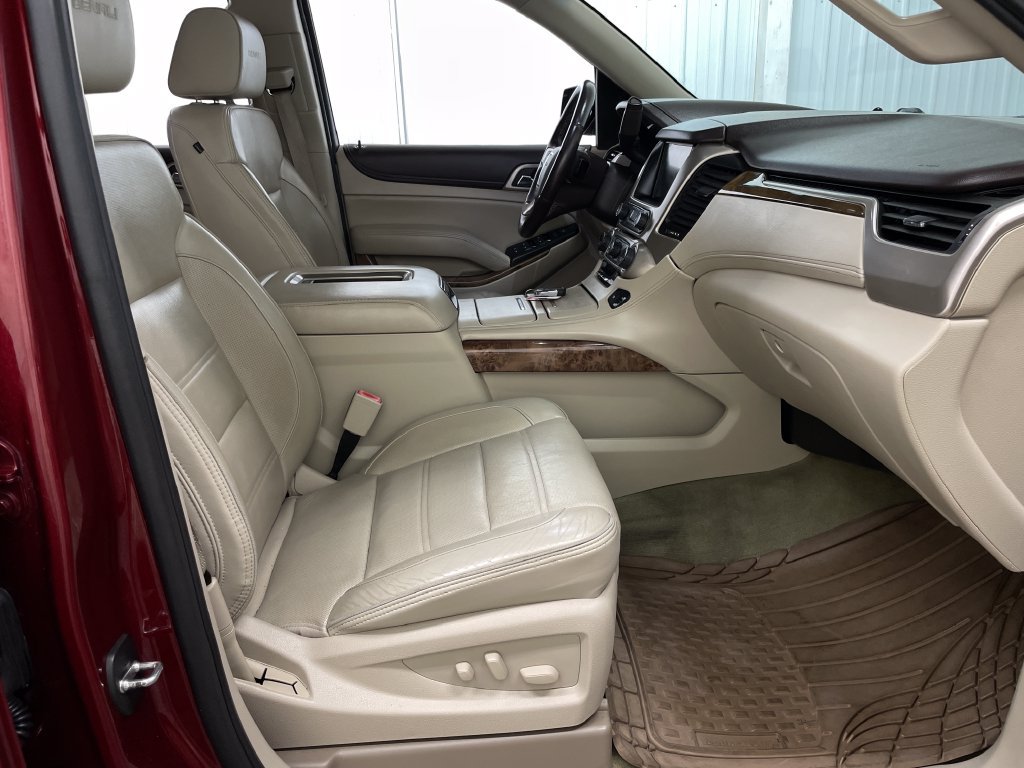 Used 2016 GMC Yukon XL Denali w/ Open Road Package AWD/4WD image 46