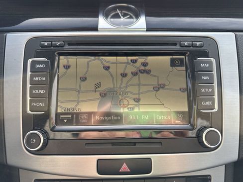 Used 2013 Volkswagen CC Executive image 18