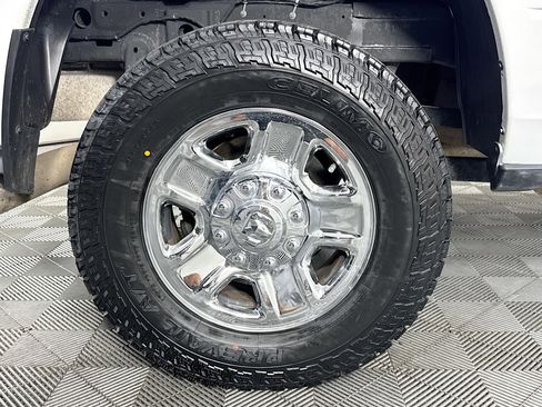 Used 2022 RAM 2500 Tradesman w/ Chrome Appearance Group image 31