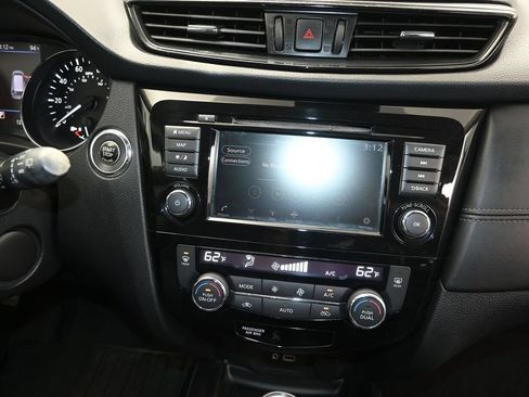Used 2018 Nissan Rogue SL FWD image 28