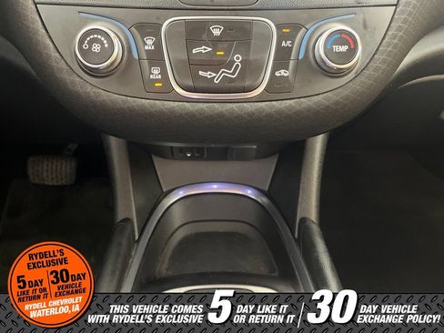 Used 2016 Chevrolet Malibu LT w/ Driver Confidence Package FWD image 29