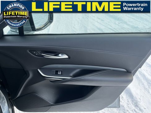 Used 2023 Cadillac XT4 Premium Luxury image 33