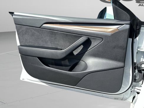 Used 2022 Tesla Model 3 image 15