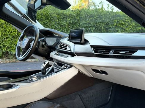 Used 2015 BMW i8 image 22