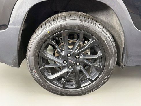 Used 2024 GMC Terrain SLE w/ Driver Convenience Package AWD/4WD image 34