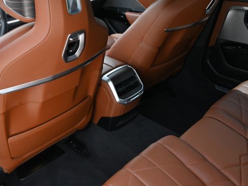 Certified 2023 BMW i7 xDrive60 AWD/4WD image 13