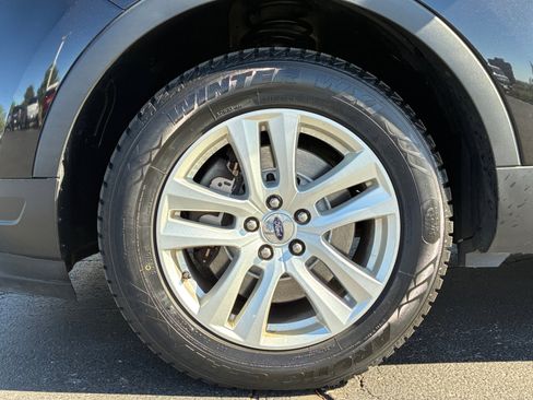 Used 2019 Ford Explorer XLT w/ Equipment Group 202A AWD/4WD image 26