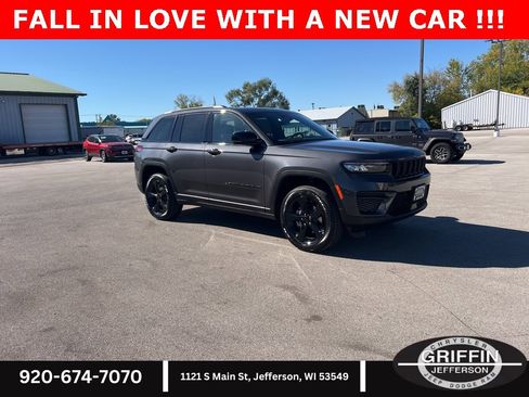 New 2025 Jeep Grand Cherokee Altitude image 7