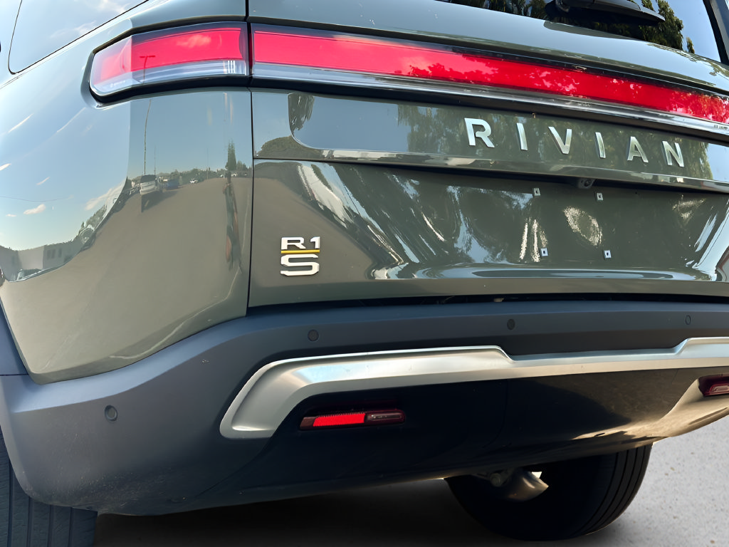 Used 2022 Rivian R1S Launch Edition Quad AWD/4WD image 27