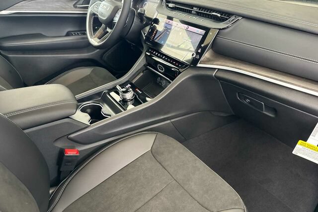 New 2026 Jeep Grand Cherokee L 4WD image 14
