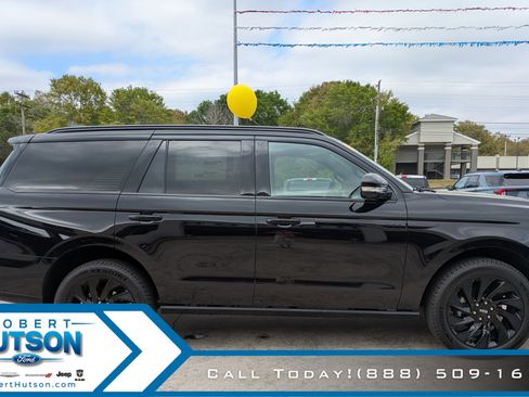 New 2026 Lincoln Navigator Reserve w/ Jet Appearance Package image 5