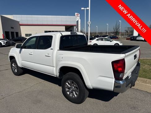 Used 2018 Toyota Tacoma SR5 image 6