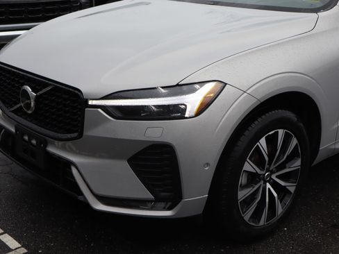 Used 2025 Volvo XC60 B5 Plus image 6