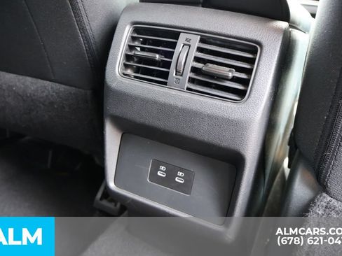 Used 2024 Nissan Rogue SV FWD image 24