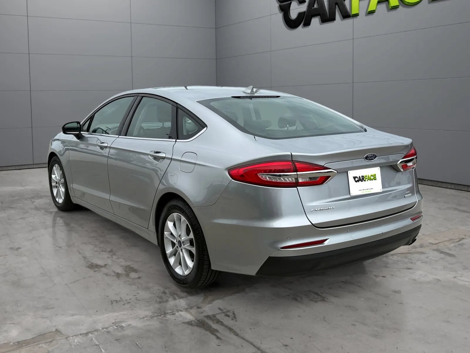 Used 2020 Ford Fusion SE FWD image 8