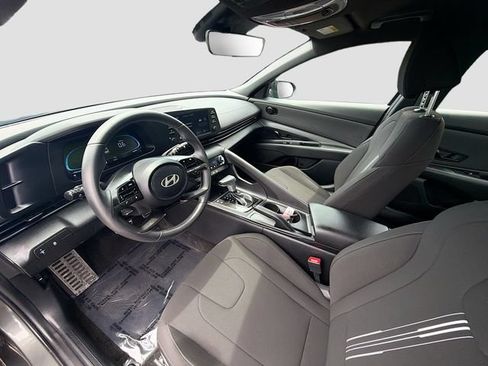 Certified 2025 Hyundai Elantra Sport FWD image 20