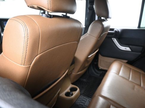 Used 2012 Jeep Wrangler Unlimited Sahara w/ Dual Top Group image 20