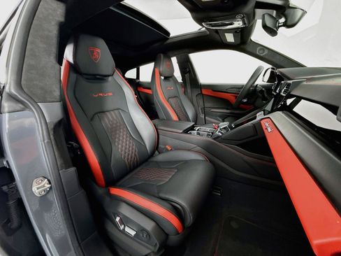 Used 2024 Lamborghini Urus S AWD/4WD image 30