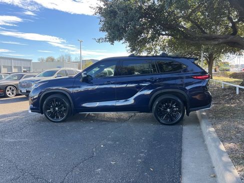Used 2023 Toyota Highlander XSE image 4