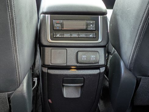 Used 2022 Subaru Ascent Limited w/ Technology Package AWD/4WD image 36