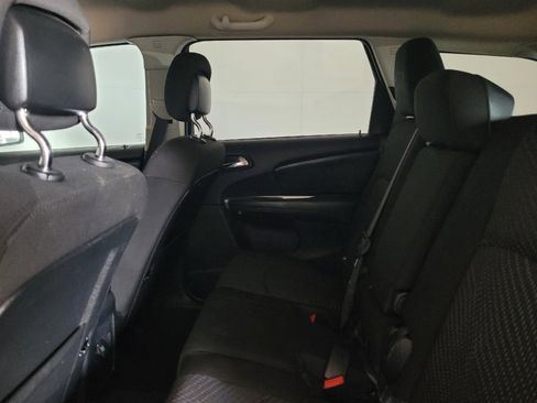 Used 2020 Dodge Journey SE w/ SE Popular Equipment Group FWD image 18