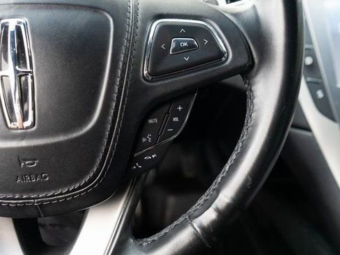 Used 2020 Lincoln MKZ image 24