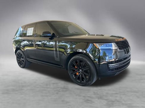Used 2024 Land Rover Range Rover SE AWD/4WD image 2