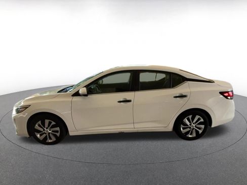 Used 2025 Nissan Sentra S image 9