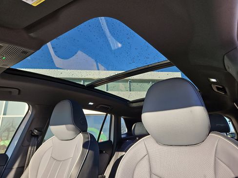 New 2026 Volkswagen Tiguan SEL R-Line image 13