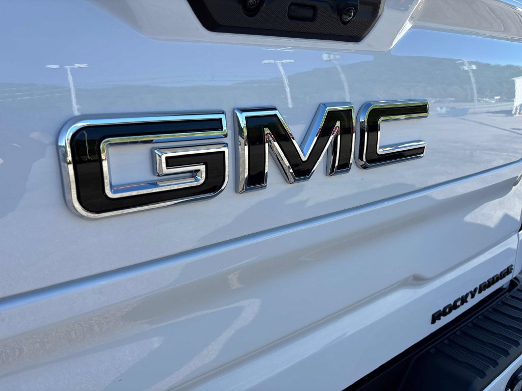 New 2026 GMC Sierra 1500 AT4 w/ AT4 Premium Package AWD/4WD image 47
