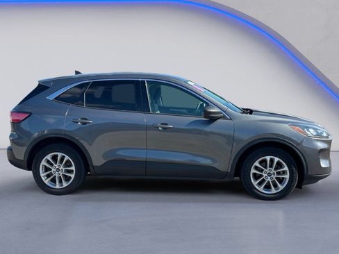 Used 2022 Ford Escape SE FWD image 3