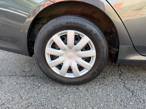 Used 2010 Toyota Corolla LE FWD image 28