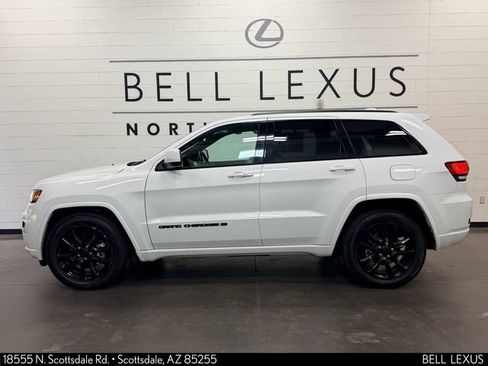 Used 2022 Jeep Grand Cherokee Laredo X RWD image 7