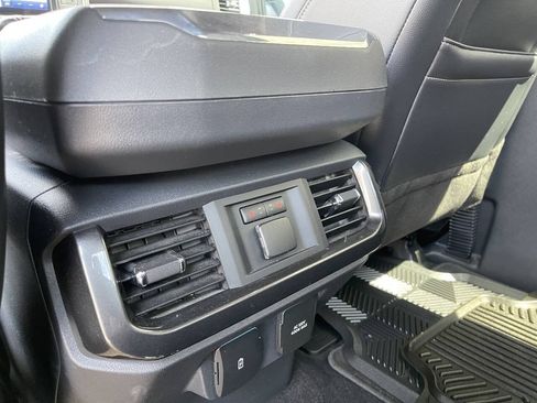Used 2021 Ford F150 Lariat w/ Equipment Group 502A High AWD/4WD image 9
