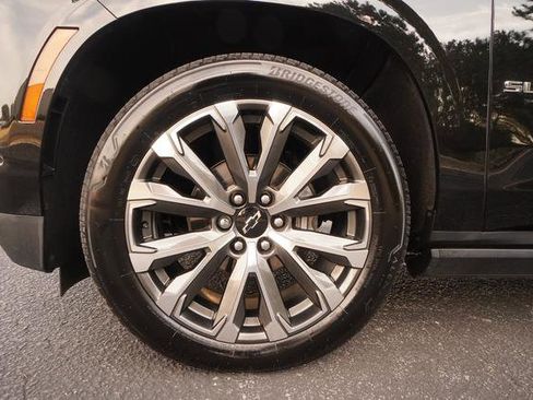 Used 2025 Chevrolet Suburban High Country image 42