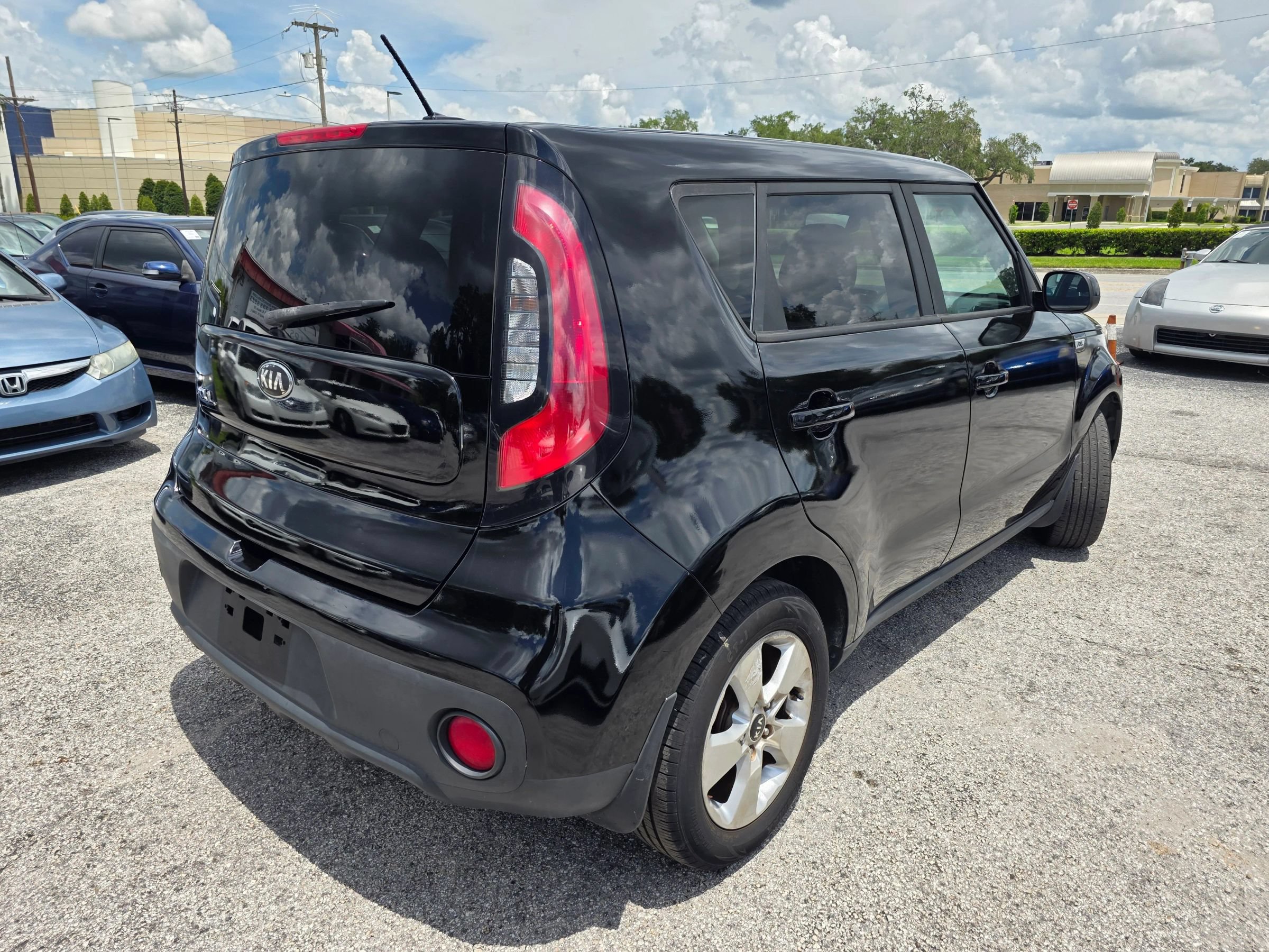 Used 2017 Kia Soul FWD image 6