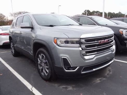 Used 2023 GMC Acadia SLT image 3