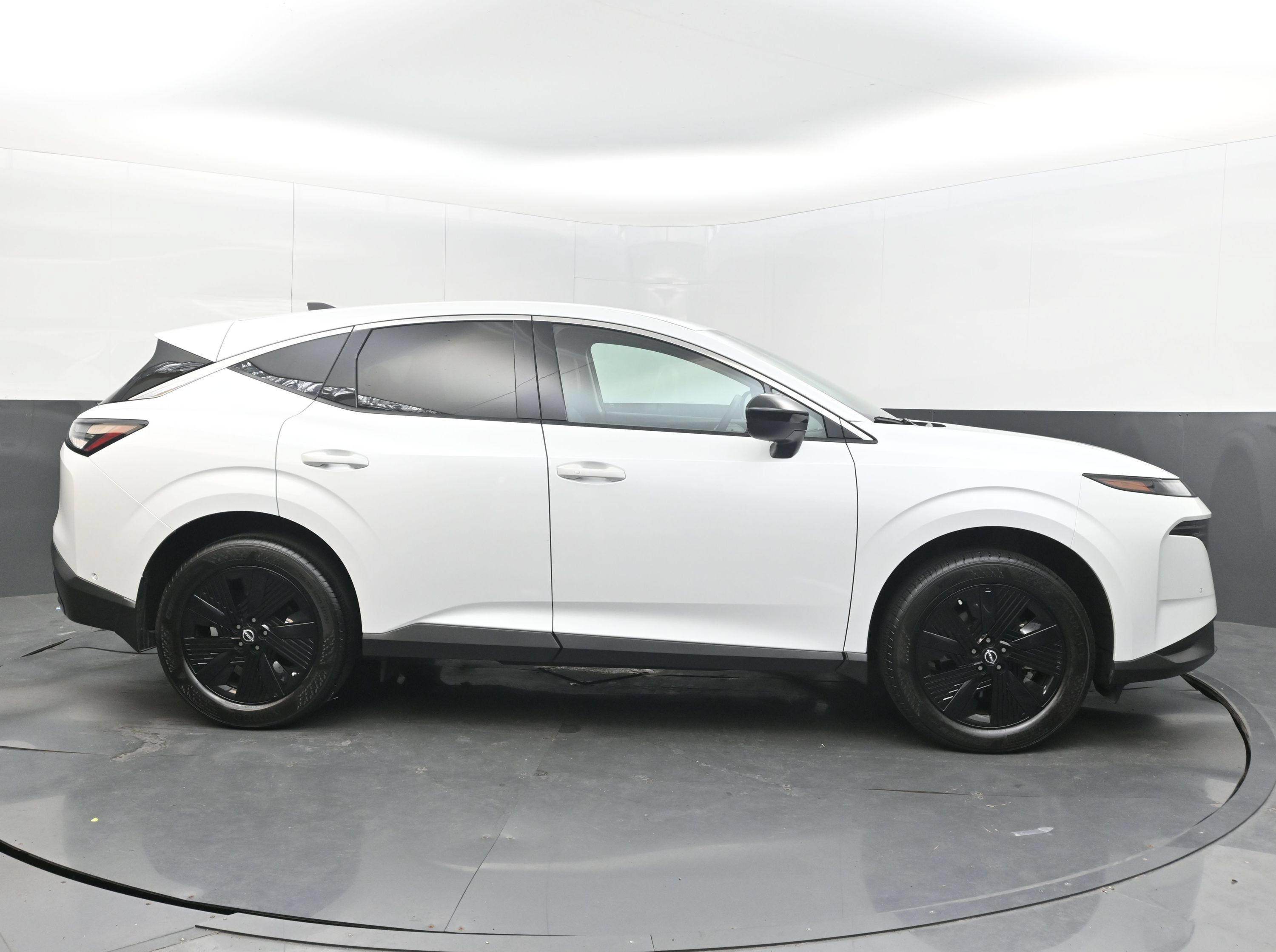Used 2025 Nissan Murano SV FWD image 10