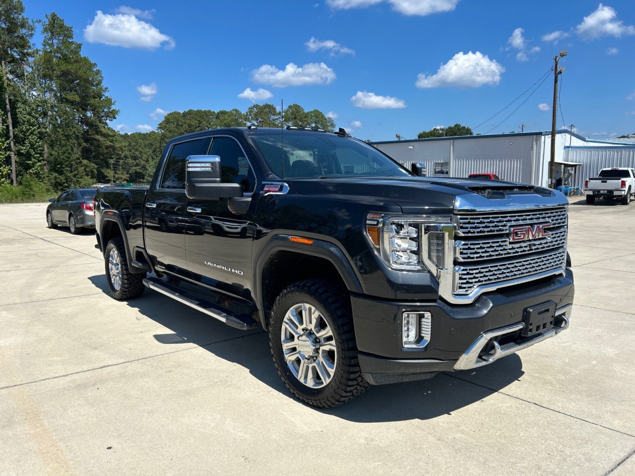 Used 2020 GMC Sierra 2500 Denali w/ Denali Ultimate Package AWD/4WD image 2