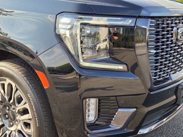 Used 2023 GMC Yukon XL Denali Ultimate AWD/4WD image 4