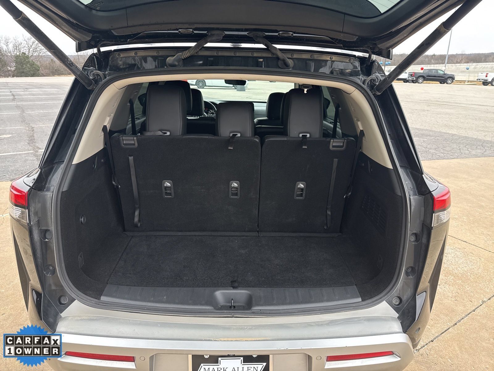Used 2025 Nissan Pathfinder SL AWD/4WD image 30