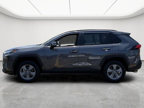 Used 2025 Toyota RAV4 XLE AWD/4WD image 5