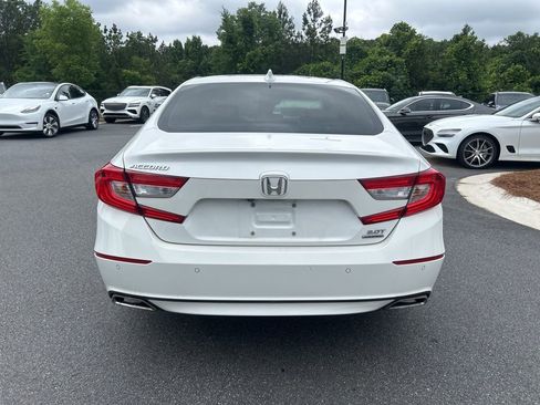 Used 2018 Honda Accord Touring image 4