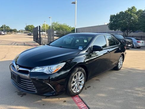 Used 2016 Toyota Camry XLE w/ Moonroof Package FWD image 1