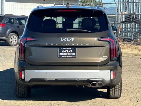 Used 2024 Kia Telluride SX Prestige AWD/4WD image 5