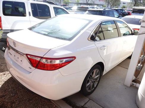 Certified 2017 Toyota Camry SE FWD image 1