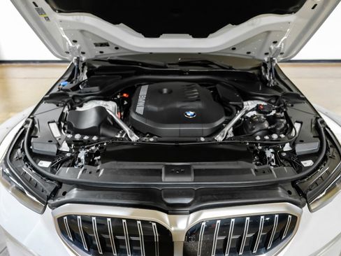 Used 2025 BMW 540i xDrive AWD/4WD image 46