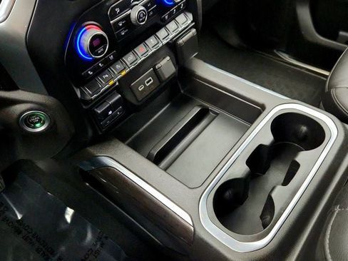 Used 2022 Chevrolet Silverado 1500 LTZ AWD/4WD image 16
