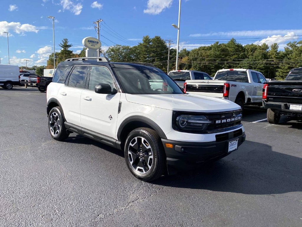 Used 2024 Ford Bronco Sport Outer Banks w/ Tech Package AWD/4WD image 1